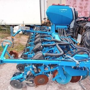 foto 6m/8rows Lemken Azurit 9 corn sowing machine for tractor (tank 2020) agro