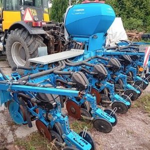 foto 6m/8rows Lemken Azurit 9 corn sowing machine for tractor (tank 2020) agro