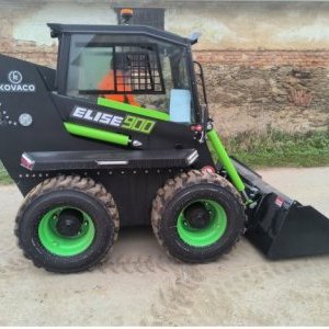 foto newish 3.3t skidsteer loader Kovaco Elise 900