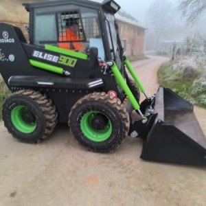 foto newish 3.3t skidsteer loader Kovaco Elise 900